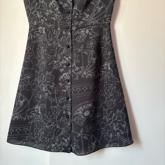 Aritzia Wilfred Nazaire Button Down Dress in Black and White Pattern - Picture 5 of 10